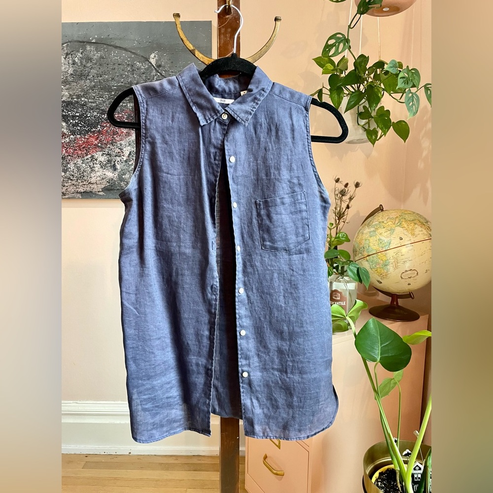 Uniqlo button down tank top